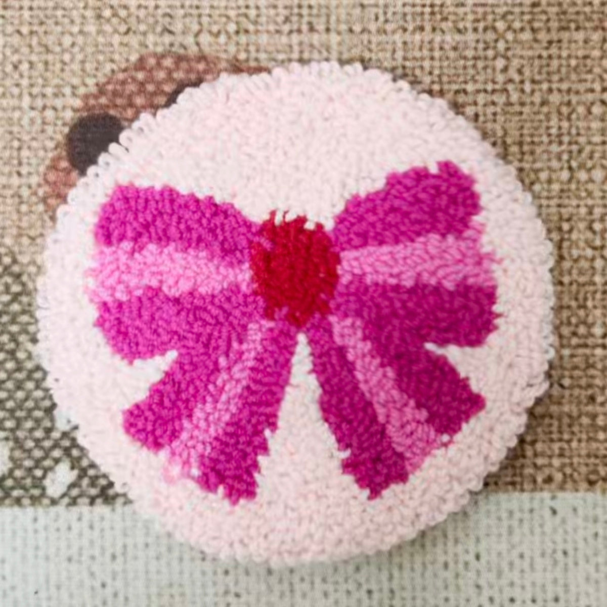 Cute Pink Bow Punch Needle Coaster, Kawaii Embroidery Mug Mat with Soft Textured Yarn, Coquette Style Drink Coaster for Coffee Cups, Aesthetic Desk and Home Decor, Gift for Women and Teens