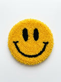 Punch Needle Smiley Face Coaster, 1 Piece Cute Tufted Yarn Drink Mat, Soft Round Happy Face Cup Coaster with Handmade Style Texture, Decorative Mug Coaster for Coffee Cups, Tea Cups, Home and Office Decor, Cute Gift for Craft Lovers